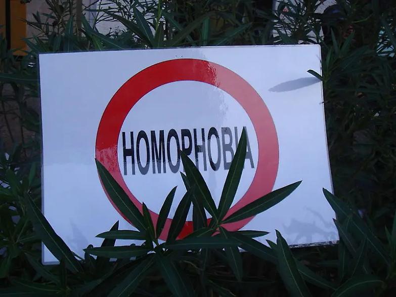 Svolta in Svizzera: &laquo;L'omofobia sanzionata come il razzismo&raquo;