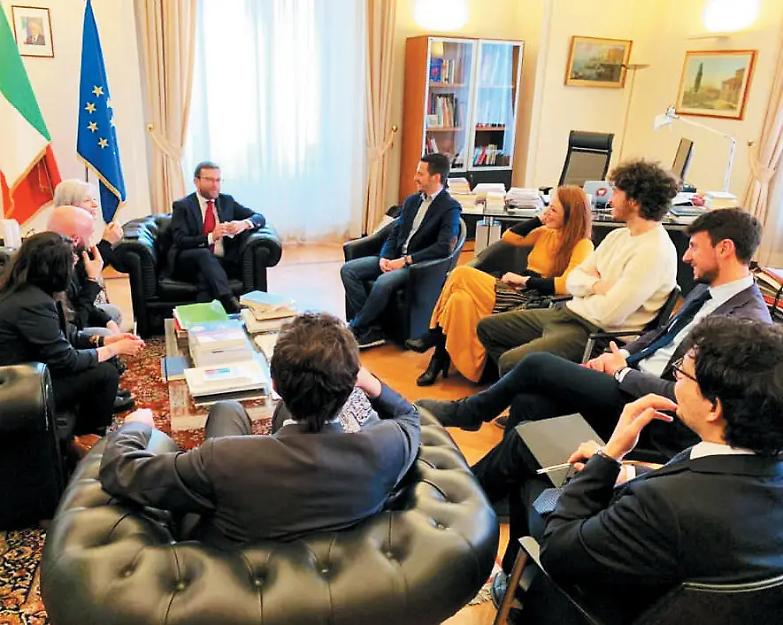 Grillini contro Sardine, &laquo;Lotta ai vitalizi strumentale? Siete il vuoto che avanza&raquo;