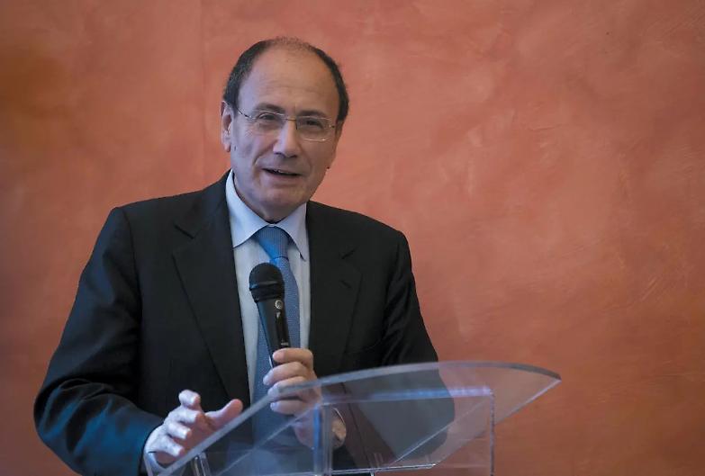 Schifani: &laquo;Lo spettro dei responsabili ha spento l'ardore di Renzi, ma la sua battaglia &egrave; giusta&raquo;