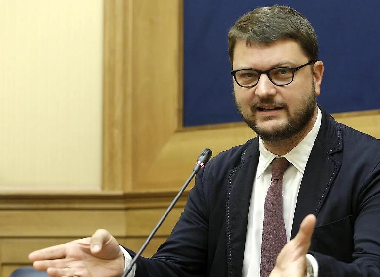 "Il vero scontro &egrave; tra Conte e Di Maio e non tra Conte e Renzi". Parola di Gennaro Migliore