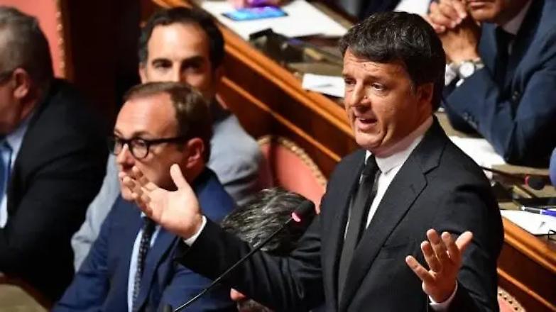 Ok al decreto intercettazioni, ma Renzi esce dall'Aula