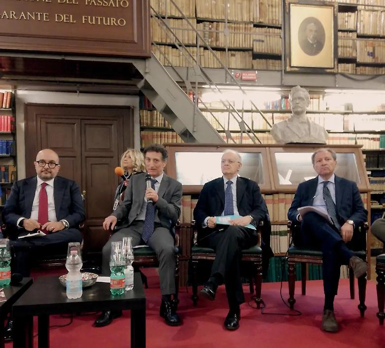 Gli avvocati di Napoli sfidano Davigo: "La Costituzione ci d&agrave; pari dignit&agrave;"