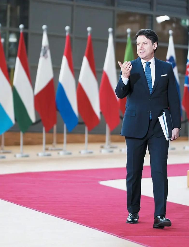 L&rsquo;ultimo azzardo di Renzi: blindare il governo e poi salutare Conte