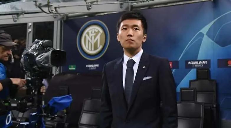 Il Coronavirus manda il calcio nel pallone. Il presidente dell'Inter contro la Juve: "Pagliacci, vergonga"