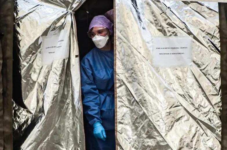 Salgono i morti, ma gli ospedali tengono