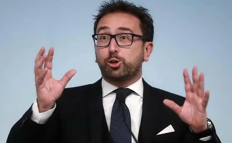 "Nuove misure": Bonafede pronto a sospendere le udienze in tutta Italia