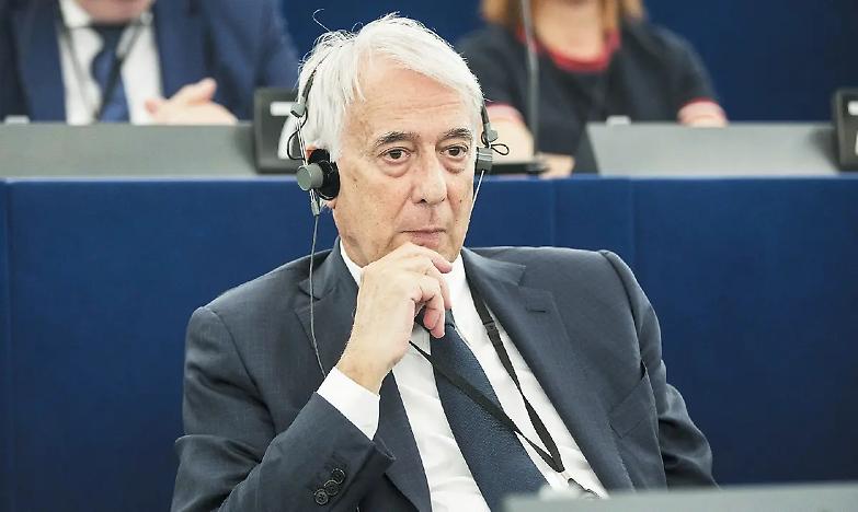 Pisapia: &laquo;L&rsquo;Europa sacrifica Zaky per non disturbare al Sisi&raquo;
