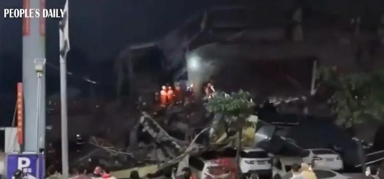 Cina, crolla hotel usato per quarantena: 70 persone sotto le macerie