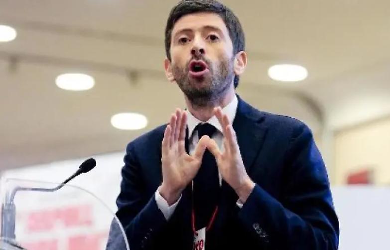 La ricetta del ministro Speranza: "Pugno duro verso gli irresponsabili"