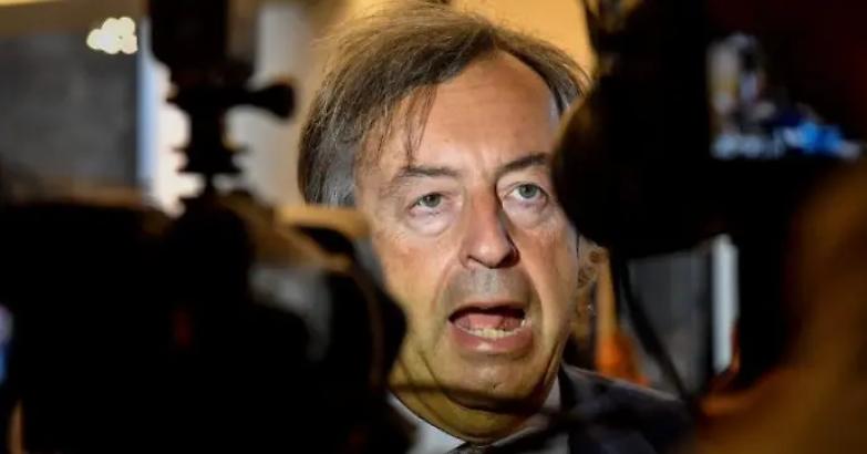 Burioni: "seguire le regole o sar&agrave; catastrofe"