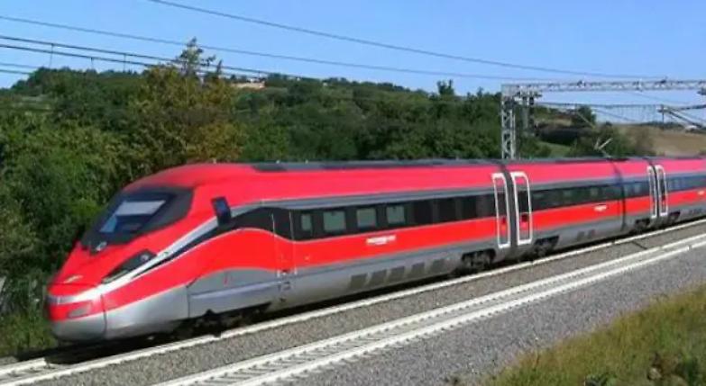 Il coronavirus ferma i treni: cancellate le corse altavelocit&agrave; da nord a sud