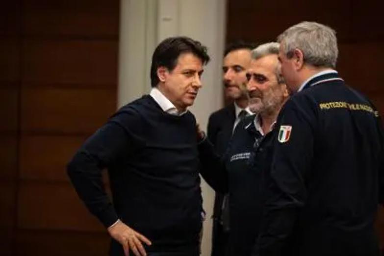 N&eacute; di destra, n&eacute; di sinistra: &egrave; il &ldquo;pensiero unico&rdquo; di chi ama veder affondare la democrazia liberale