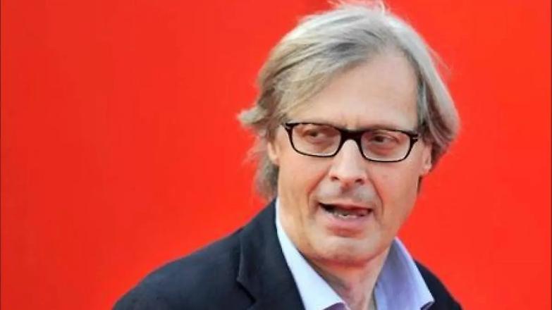 Sgarbi: "Il coronavirus non uccide, le leggi d'emergenza s&igrave;". I grillini: "la magistratura lo fermi"