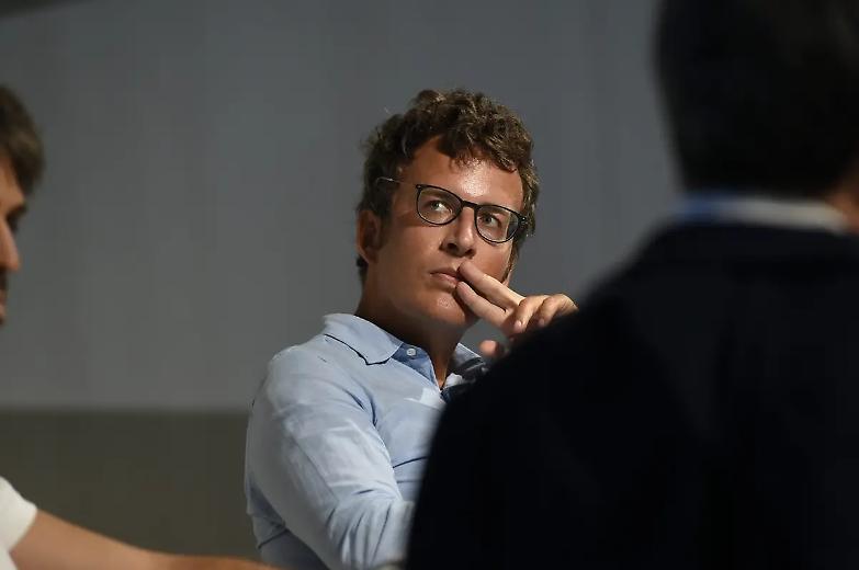 Scettici contro allarmisti: la guerra dei tweet ai tempi della pandemia