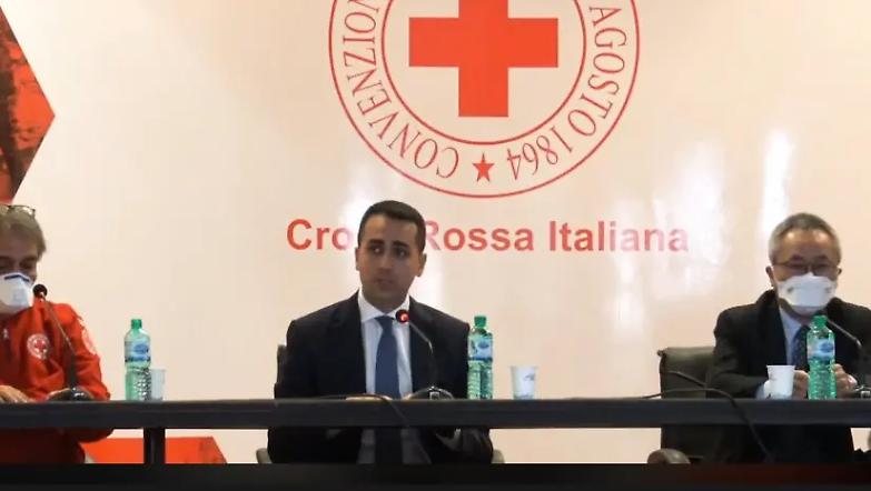 Di Maio incontra i medici cinesi: &laquo;L'Italia non &egrave; sola&raquo;
