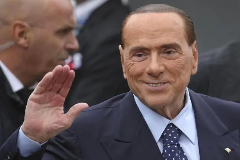 Berlusconi dona 10 milioni per la terapia intensiva in Lombardia