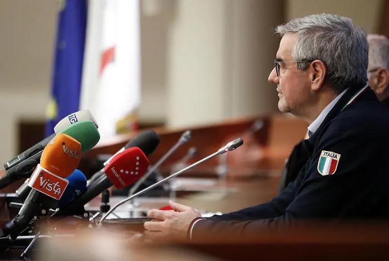 Il capo della Protezione civile con la febbre e Bertolaso ricoverato