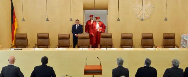 Rinvii, chiusure e udienze da remoto: il coronavirus blocca la giustizia in tutto il mondo