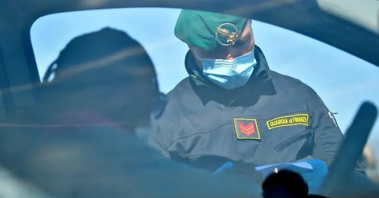 Restrizioni sugli spostamenti, sanzionate 5 mila persone in un giorno