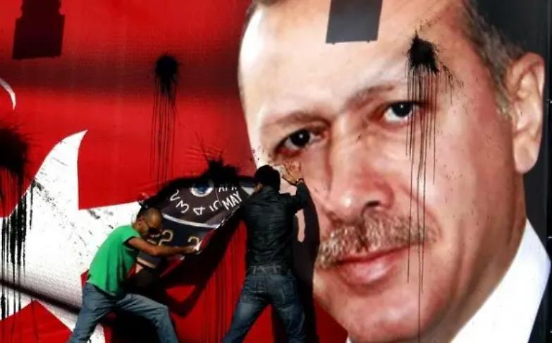 Erdogan prepara l'amnistia. Ma avvocati, giornalisti e oppositori restano in cella