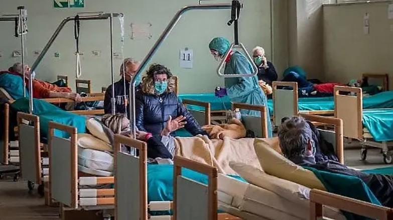 &laquo;Abbiamo guardato ai bilanci e non alla salute. Cos&igrave; Covid ha vinto&raquo;