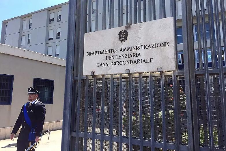 Allarme Covid al carcere Verona: "Trenta detenuti e venti poliziotti positivi"