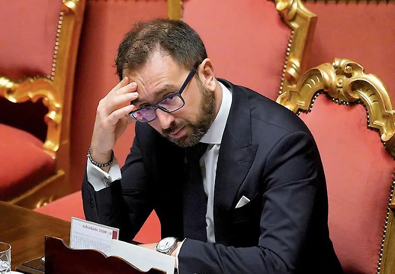 Gli avvocati a Bonafede: i processi tornino davvero