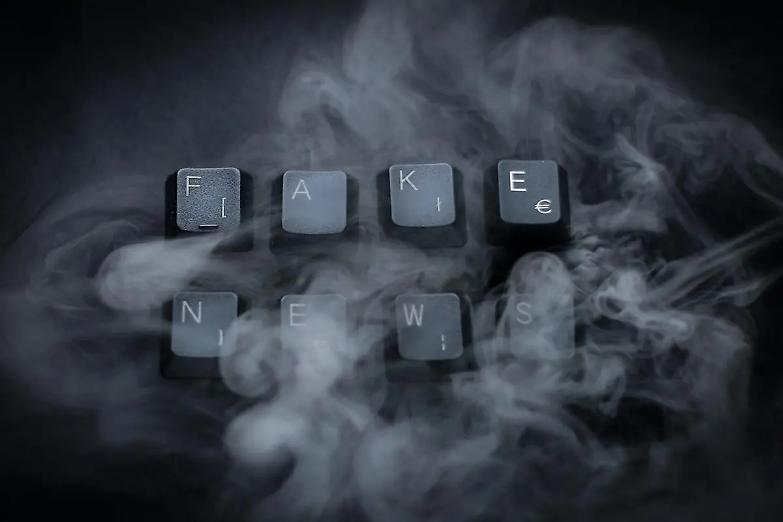 Un oceano di fake news sui social per arpionare Conte