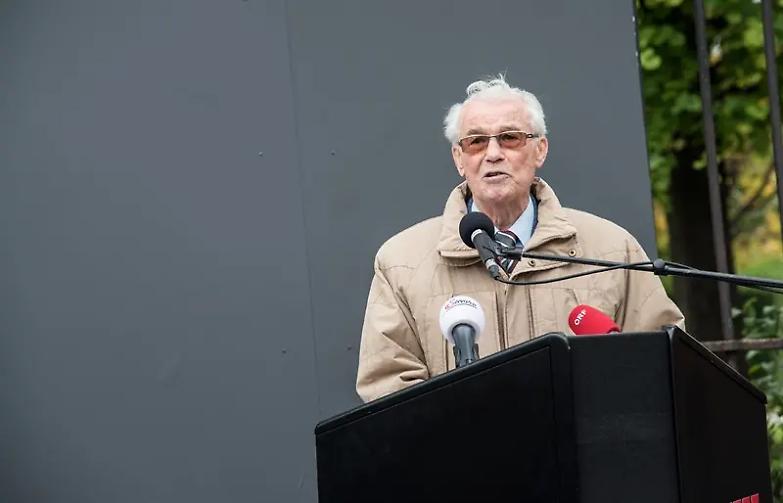 Addio a Richard Wadani: disert&ograve; l'esercito nazista per unirsi agli Alleati