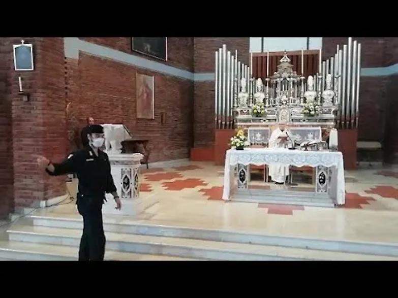 Il prete multato per la messa, ora digiuna per protesta