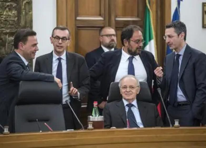 I membri 5Stelle del Csm avvisano Di Matteo: "Ora continenza..."