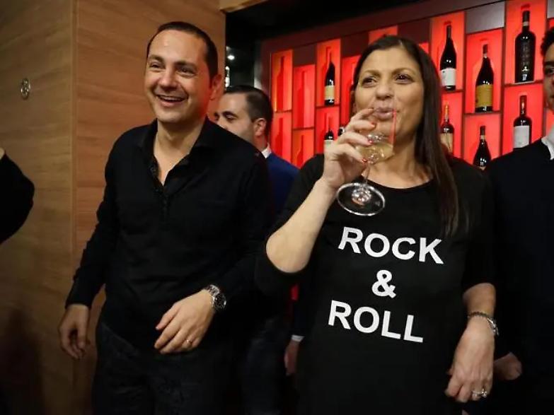 Il Tar ordina la chiusura dei bar calabresi. La Santelli tira dritto e Boccia s'infuria