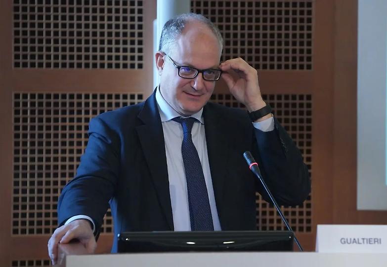 La formula di Gualtieri: "Sburocratizzare subito edilizia e appalti"
