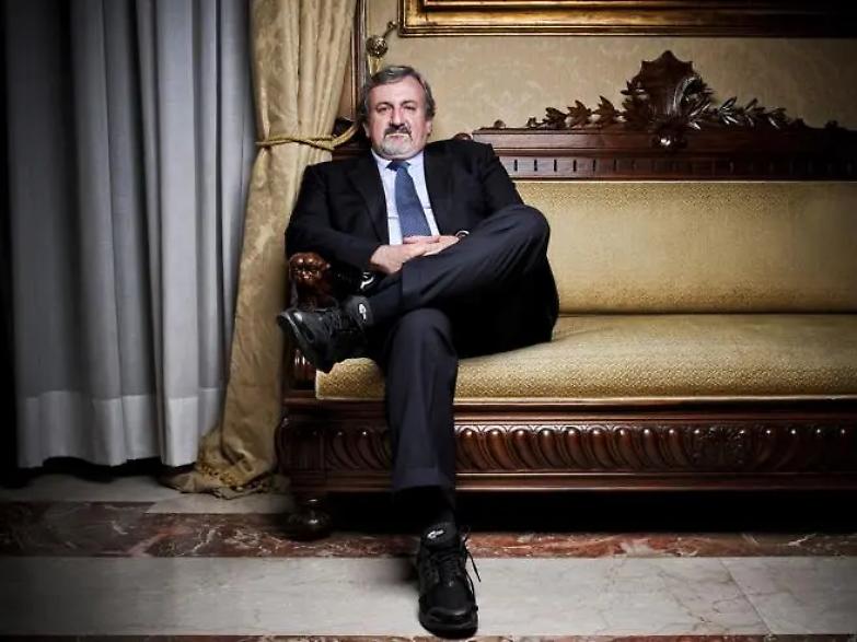 La Cassazione "ammonisce" Emiliano: "Un magistrato non pu&ograve; iscriversi a un partito politico"