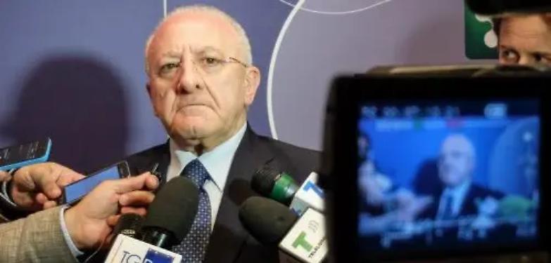 De Luca: &laquo;Domani non riapro, la Campania non ha sottoscritto l'accordo col governo&raquo;