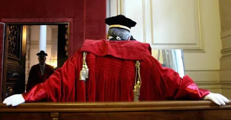 Le toghe di Area: "Un pezzo di magistratura ci attacca per fermare il cambiamento"