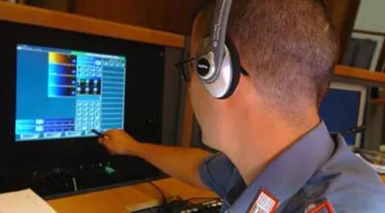 Chi di intercettazione ferisce poi perisce. Che vizio arruolare i magistrati nei partiti