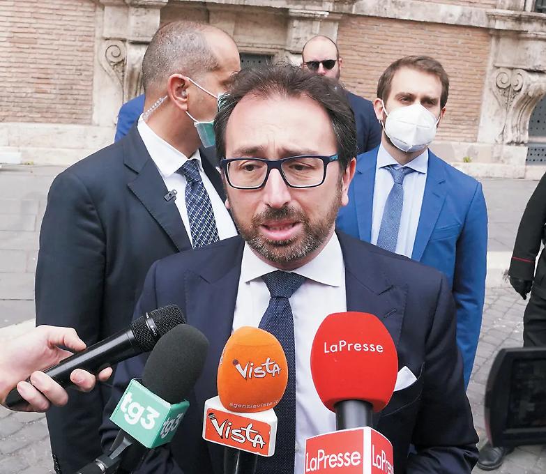 Il piano di Bonafede: per riformare il Csm si deve partire dai laici