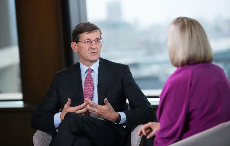 Il piano Colao e il male dei tecnici: la politica li sceglie ma poi diffida