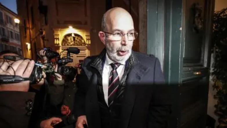 &laquo;Basta risorse alle scuole private&raquo;: i 5Stelle sfidano a sinistra il Pd