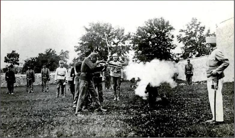 Se il generale &egrave; carnefice: &laquo;Non trovate il colpevole? Estraete a sorte e sparate&raquo;
