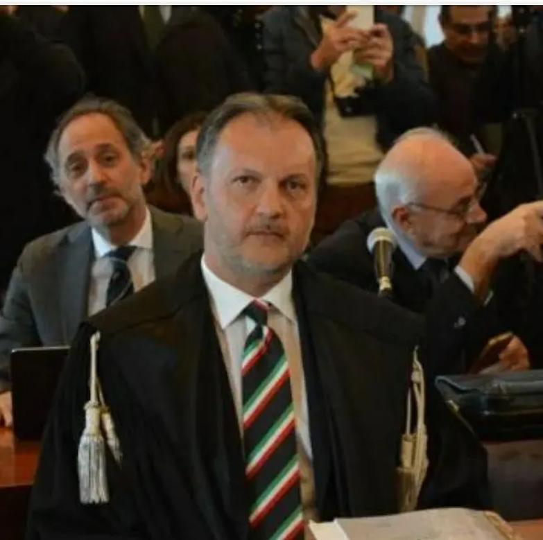 &laquo;Parla o ti faccio arrestare&raquo;: indagato ex pm di Trani