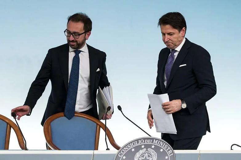 Bonafede: "Pronti 20 milioni per pagare il gratuito patrocinio agli avvocati"