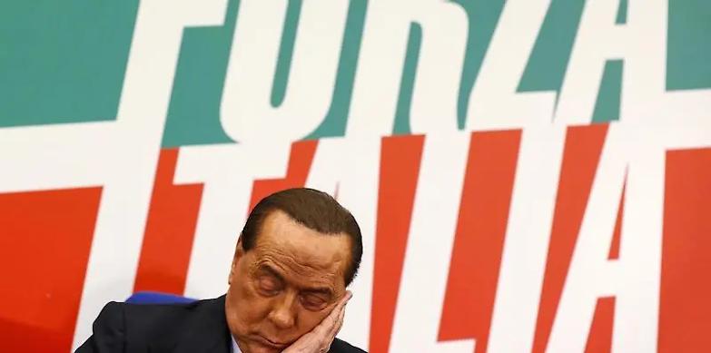 La partita del Cav: governissimo con un occhio al Colle