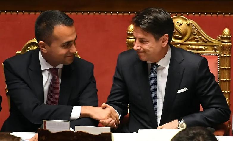 Di Maio prova a oscurare il suo presidente