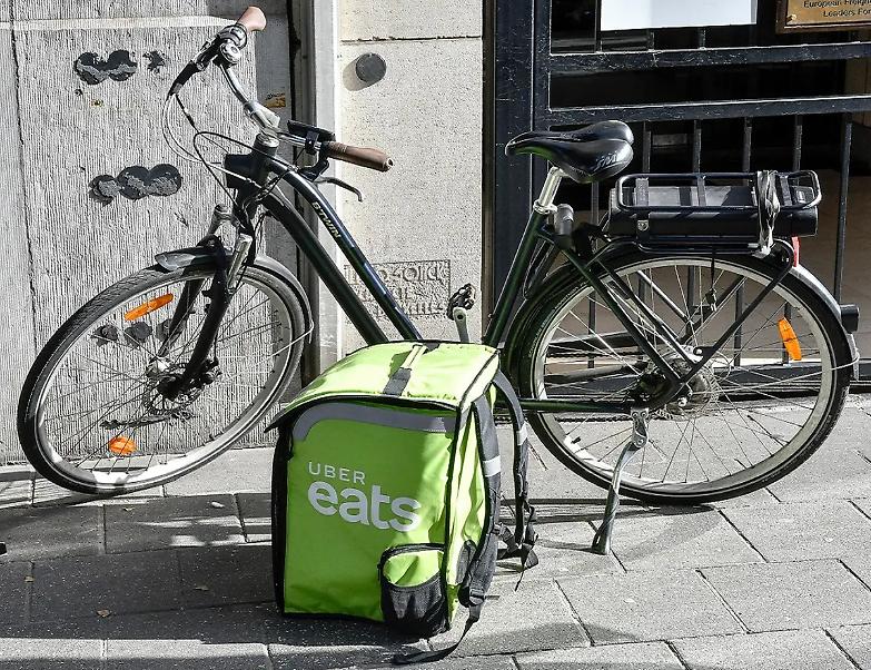 Meglio a casa che al ristorante, la rivoluzione del &ldquo;food delivery&rdquo; &egrave; a portata di click