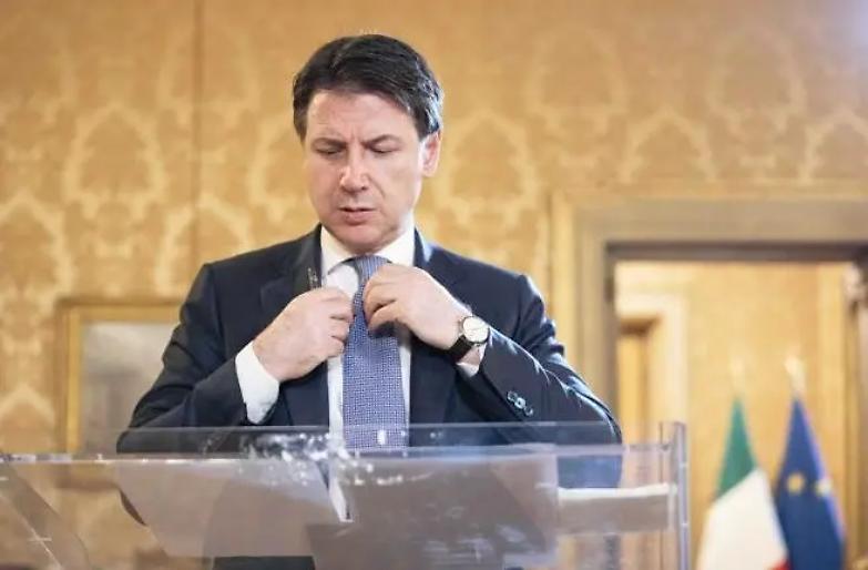 Il Mes spacca il governo. M5S &laquo;basito&raquo; dall'insistenza del Pd