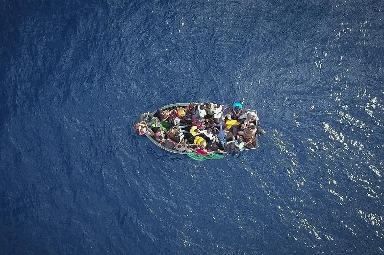 Migranti, la Guardia costiera libica spara e uccide due persone