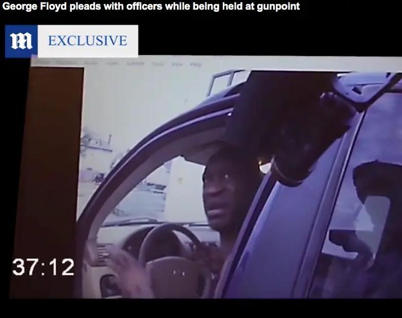 &laquo;Per favore, non spararmi amico&raquo;. Spunta il filmato dell'arresto di George Floyd