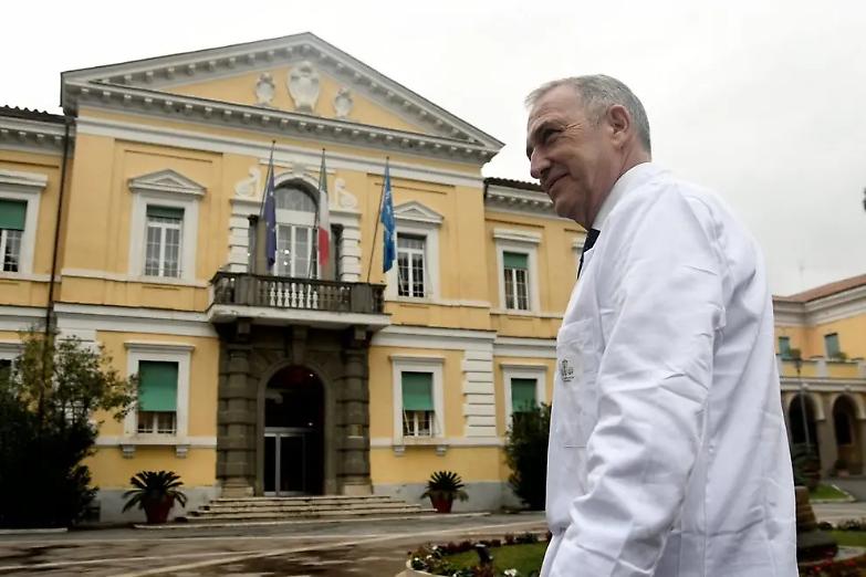 Vaia: "Cari colleghi virologi, ora basta, serve equilibrio!"